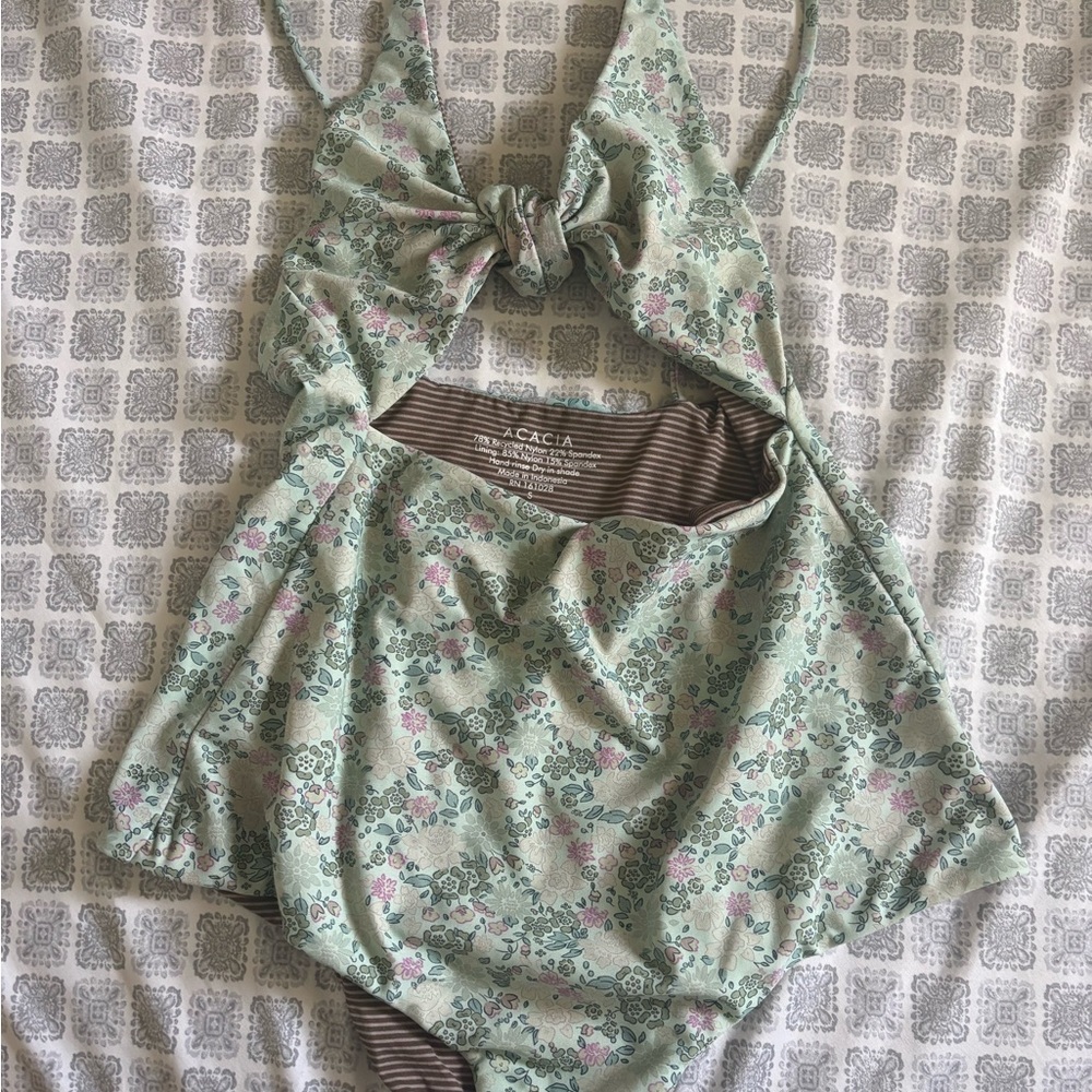 Acacia one piece size S